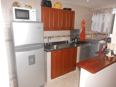 Cocina (incluye estufa a gas y cajones)